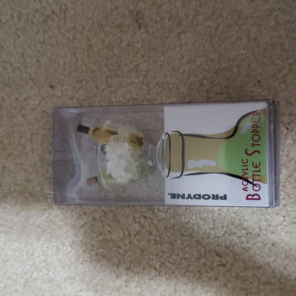 NIB Bottle stopper